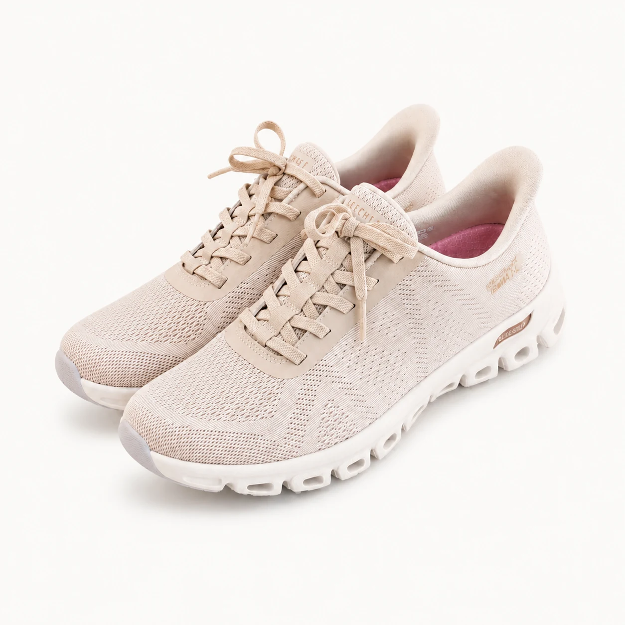 Par de tenis Skechers GO WALK Glide-Step beige con suela blanca