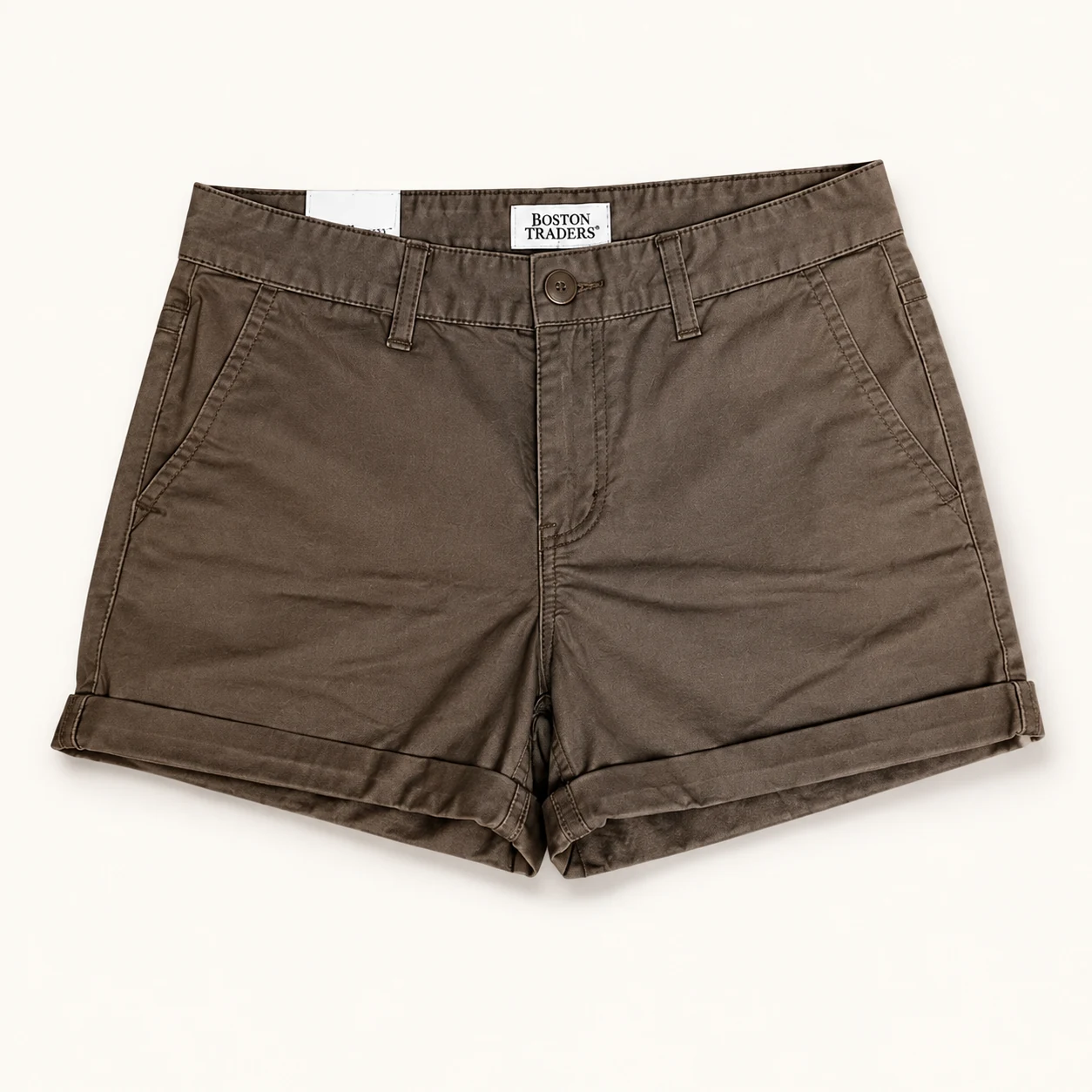 Shorts Boston Traders café con botón y dobladillos vueltos